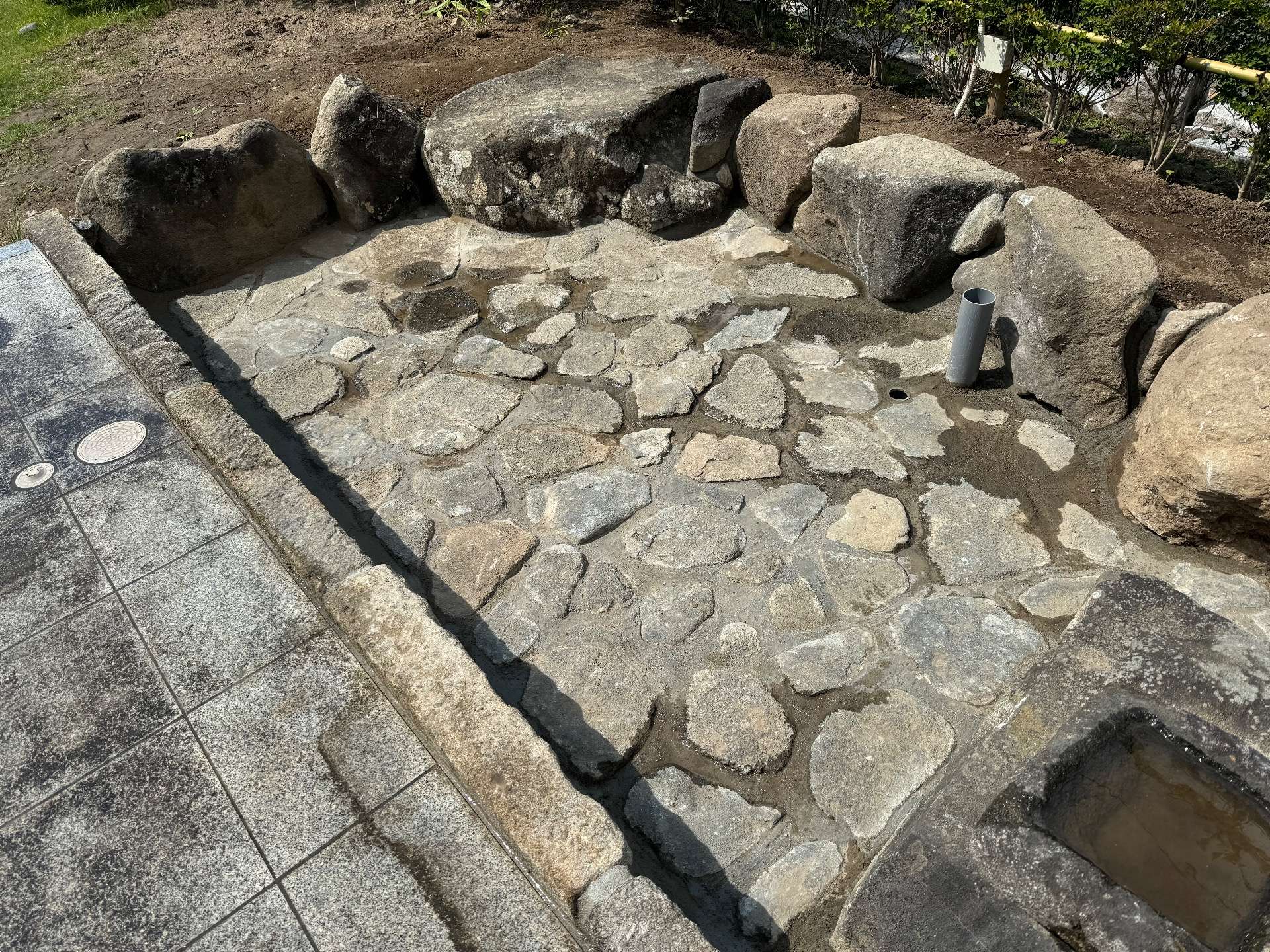 庭の石を活用してお庭に池づくり！！ | ブログ | 茨城県つくば市の外構工事なら有限会社和園