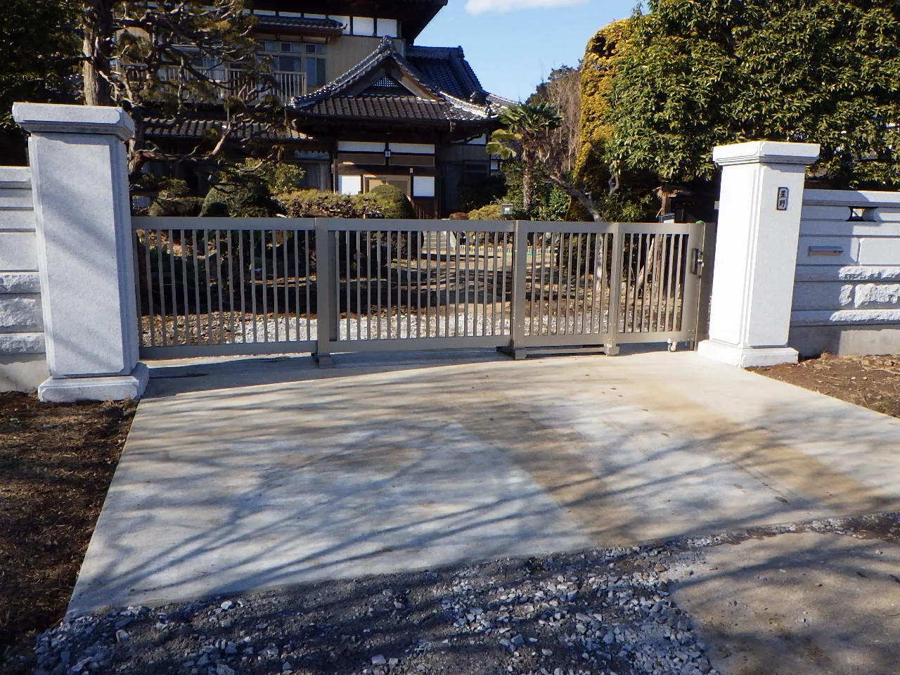 石材門柱・塀×スライド門扉