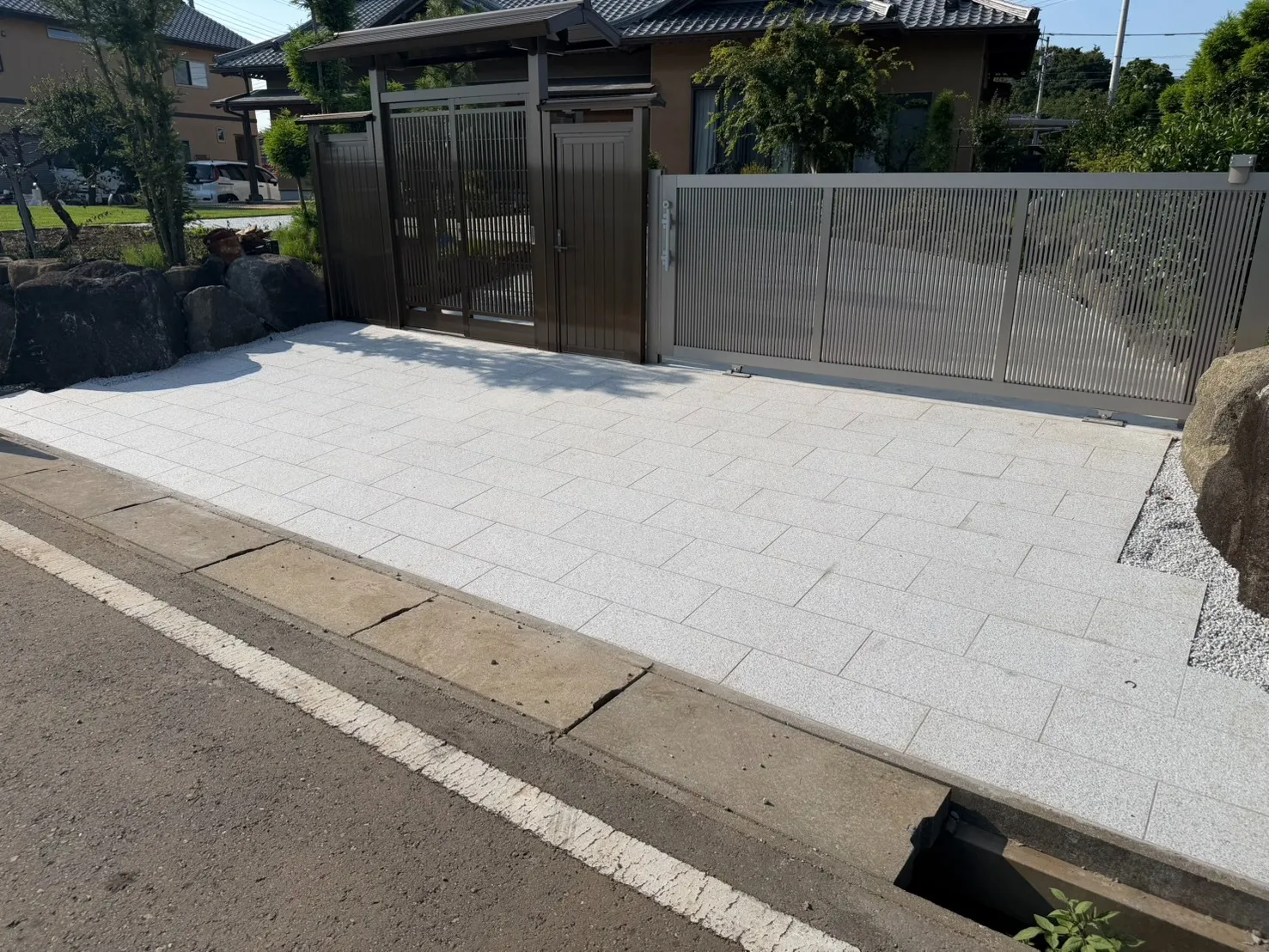 石貼り